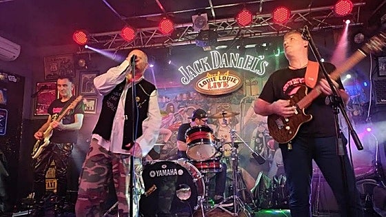 Night of hardcore anarchic nostalgia in Estepona