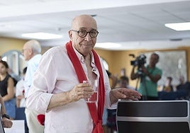 Mayor announces his move.