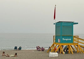 The red flag is hoisted in an area of 300 metres on both sides of the mouth of the river in Fuengirola.