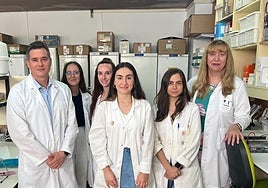 Group photo of the core biomedical research group led by David Baglietto and Juana Andreo López.