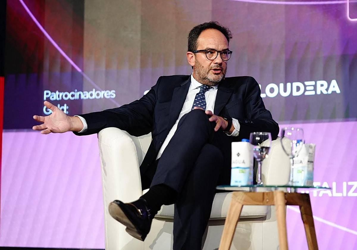 Secretary of State for telecommunications, Antonio Hernando.