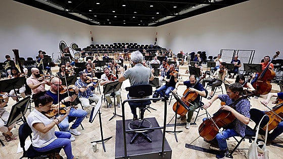 Malaga philharmonic orchestra moves into new home after more than 30 years in temporary premises