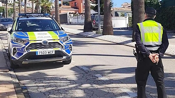 Couple arrested for attempted squatting after being caught breaking into a property in Mijas
