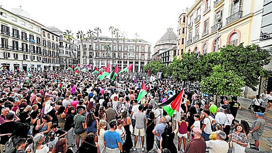 Large rally in Malaga to support the victims of conflict in Gaza