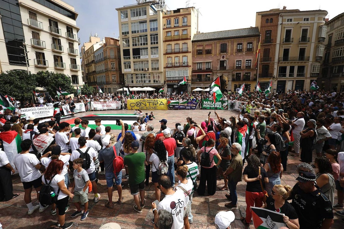More than 2,000 protesters join Gaza 'genocide' march in Malaga, in images