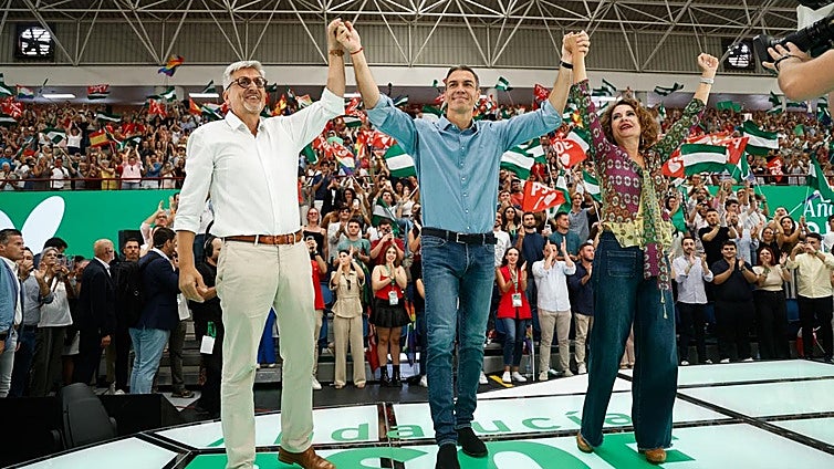 Spanish PM Pedro Sánchez speaks on public services, the welfare state and the housing crisis during major rally in Malaga