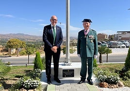 The Mayor of Cártama, Jorge Gallardo and Second Lieutenant, Manuel Moreno next to the plaque.