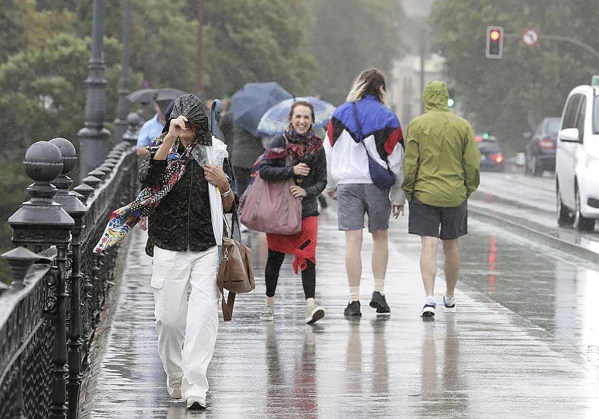 Trough of cold air arrives in Spain: temperatures will drop in the south by up to 10C with risk of showers in these areas