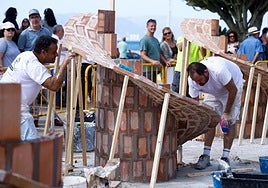 The event was held in the Plaza del Padre Ciganda, in El Palo, on Sunday.