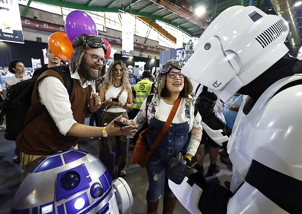 Imagen secundaria 1 - Early arrivals at San Diego Comic-Con Málaga.
