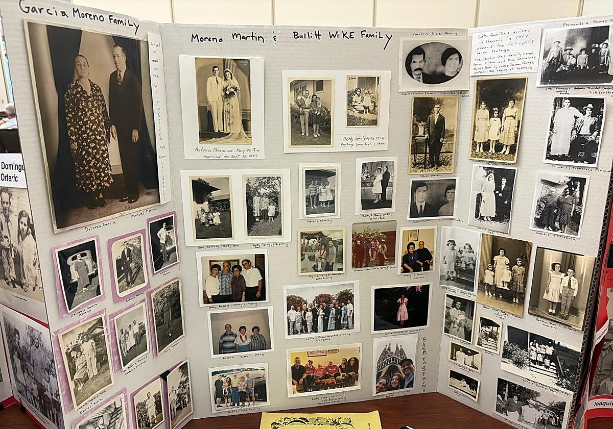 Imagen principal - Images from the conference.