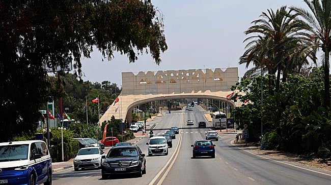 Imagen después - The Arco de Bienvenida was constructed in 1991.