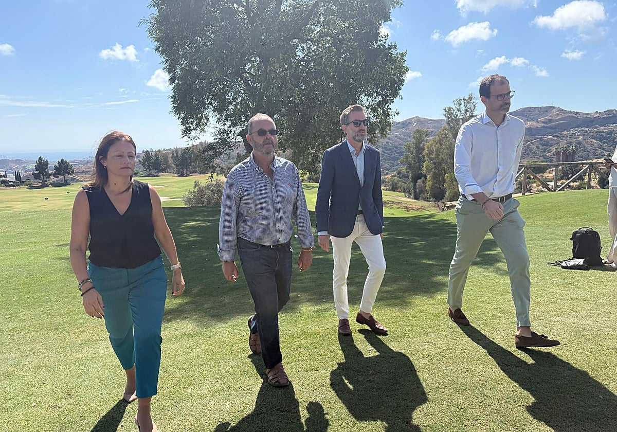 Councillors and representatives from La Cala Golf resort.