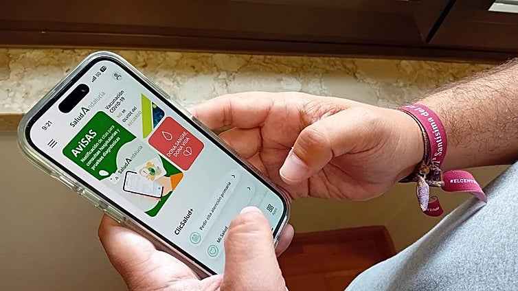 Andalucía temporarily suspends mobile phone notifications for diagnostic imaging test appointments 'for technical reasons'