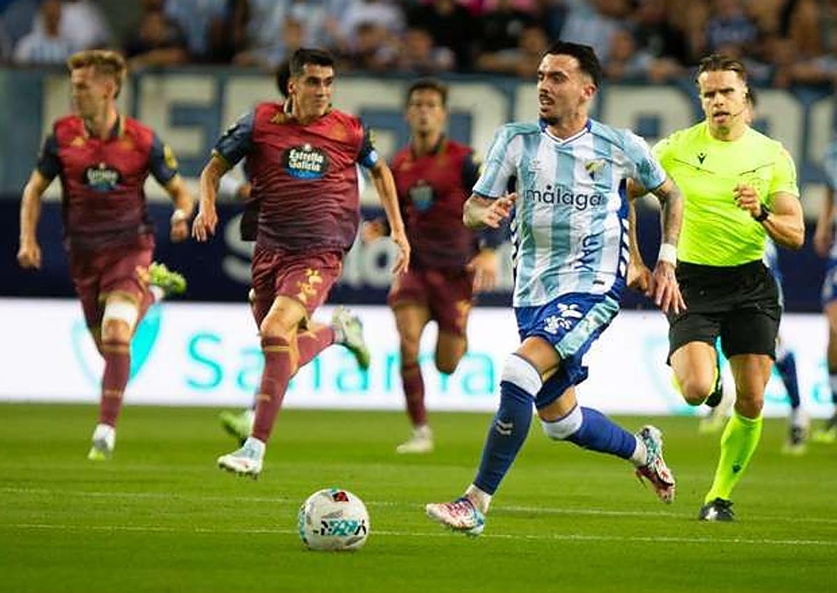 Imagen secundaria 1 - Chupete steals the show as Malaga CF crush unbeaten leaders