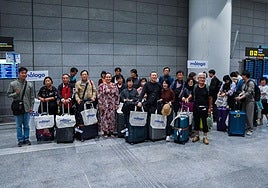 First passengers arrive on new direct flight between Malaga Airport and Seoul