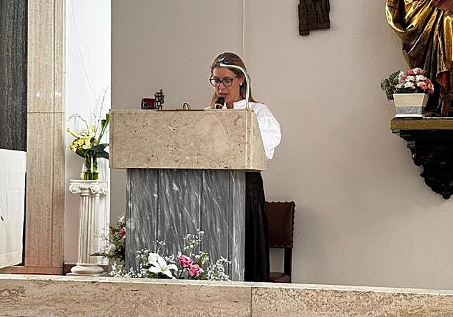 Gemma Arias-Vasquez speaking to the attendees