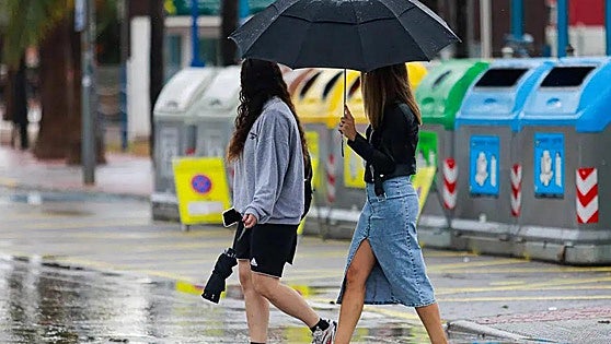 Aemet activates two weather alerts in Andalucía and warns of 'locally heavy downpours and thunderstorms'