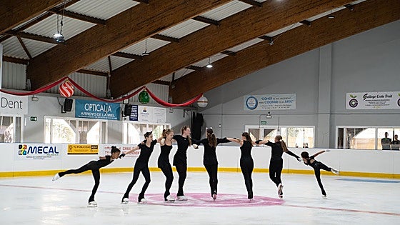 Benalmádena shows its charitable spirit during reopening of town's ice rink