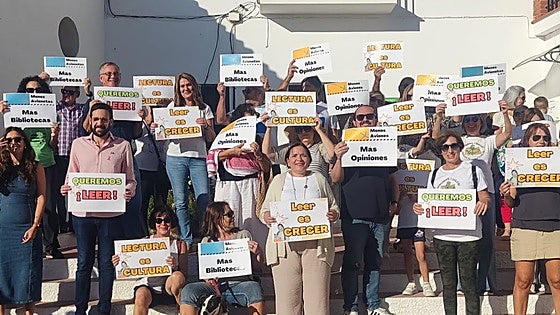Eastern Costa del Sol residents protest over library closure