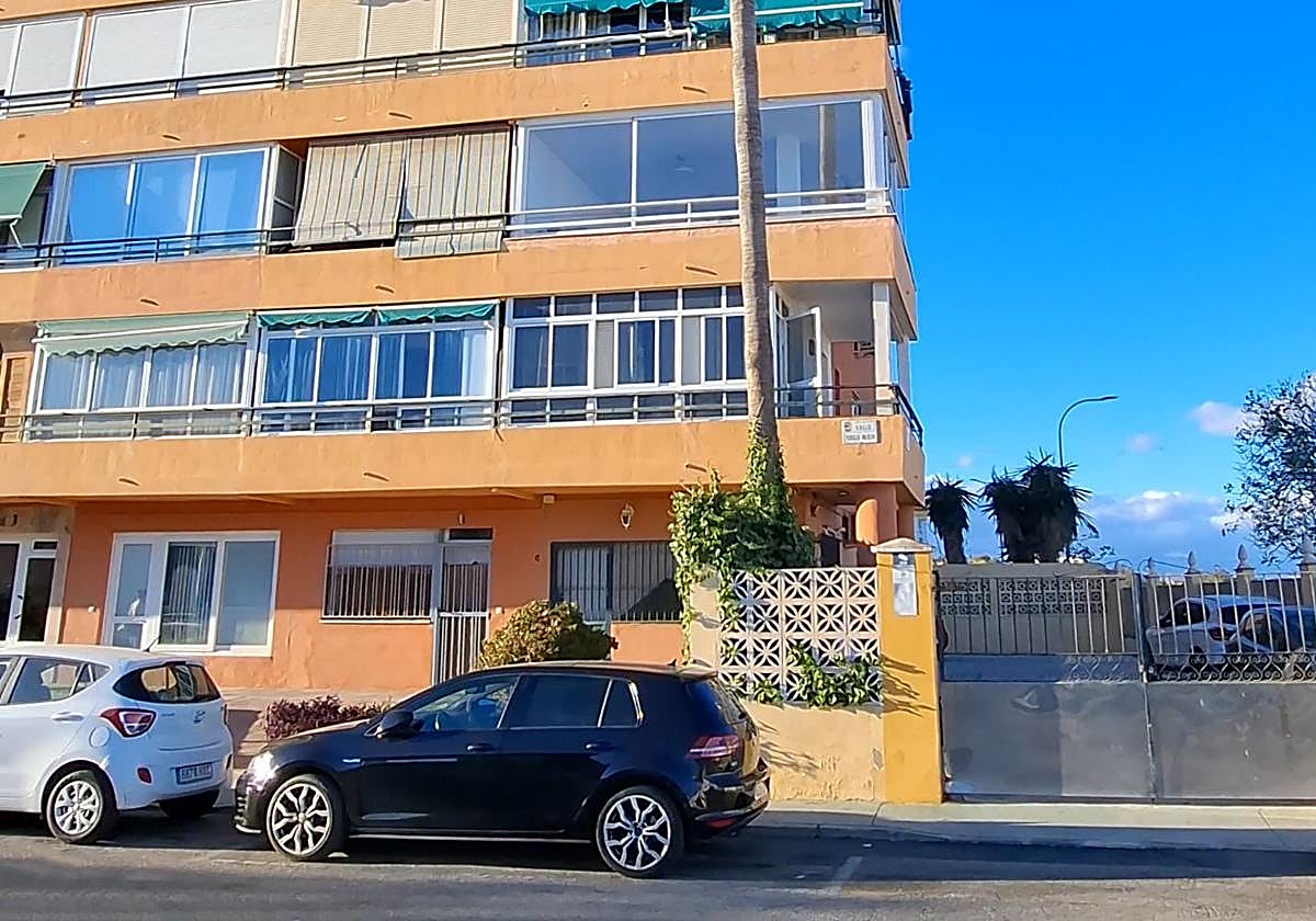 83-year-old facing eviction in Torremolinos asked police for a few minutes to get dressed before he shot himself