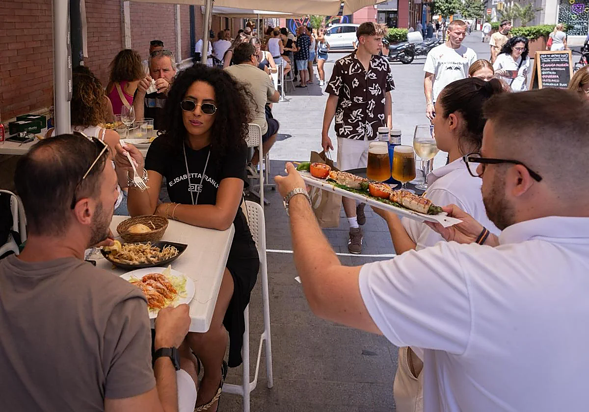 The services sector accounts for the bulk of job creation in the quarter.