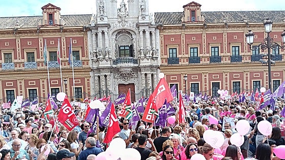 Mass demonstration in Seville demands solution to Andalusian health service breast cancer screening crisis
