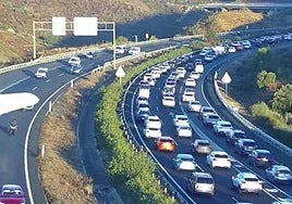 Lorry breakdown causes 13-kilometre traffic jam on A-7 motorway, starting from La Cala del Moral