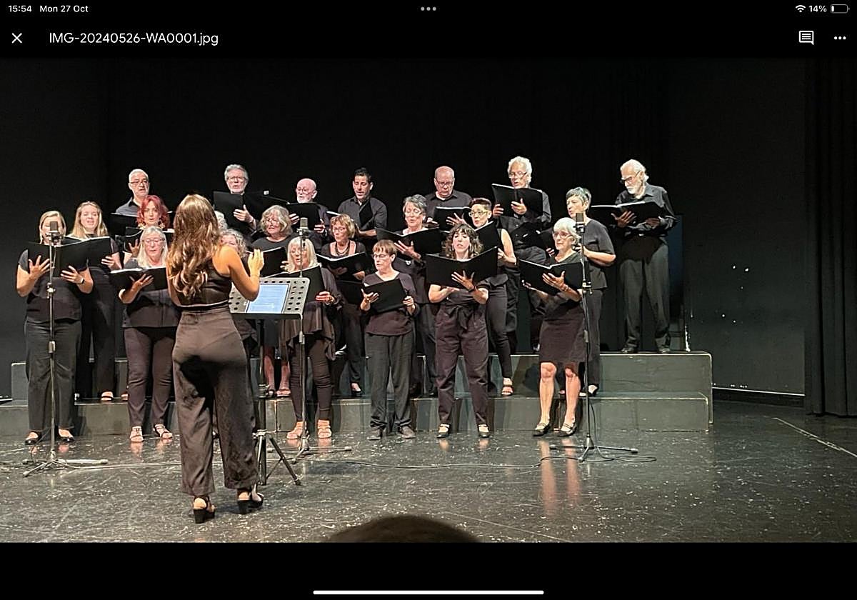 Coraxalia during a previous concert .