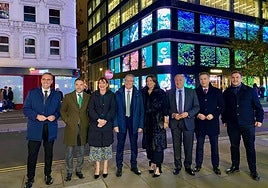 Salado (4th left) with Malaga province mayors and councillors in front of The Cube Flannels X.