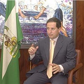 Carlos Fernández at Marbella town hall in 2005, a year before he fled.