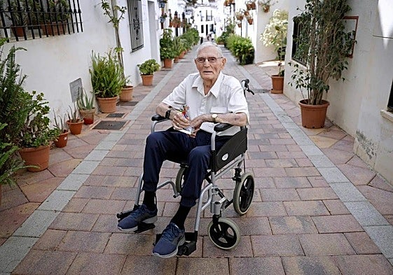 Betty in Benalmádena during his 100th birthday celebrations.