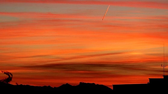 Stunning autumn sunsets return to Malaga province: the meteorological phenomenon behind the spectacular reddish hues
