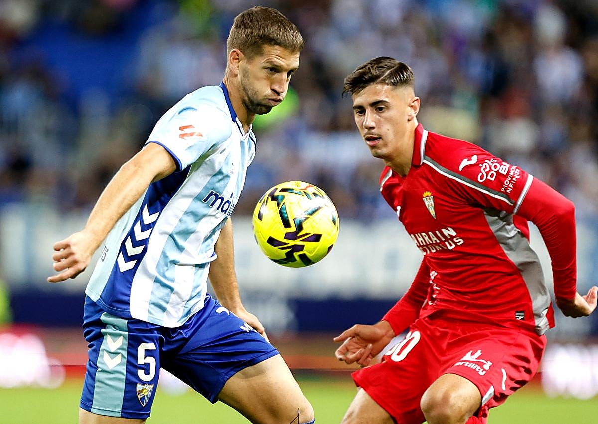 Imagen secundaria 1 - Last-gasp equaliser sparks fan fury as Malaga CF throw away victory yet again
