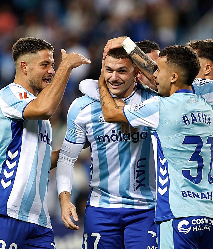 Imagen secundaria 2 - Last-gasp equaliser sparks fan fury as Malaga CF throw away victory yet again