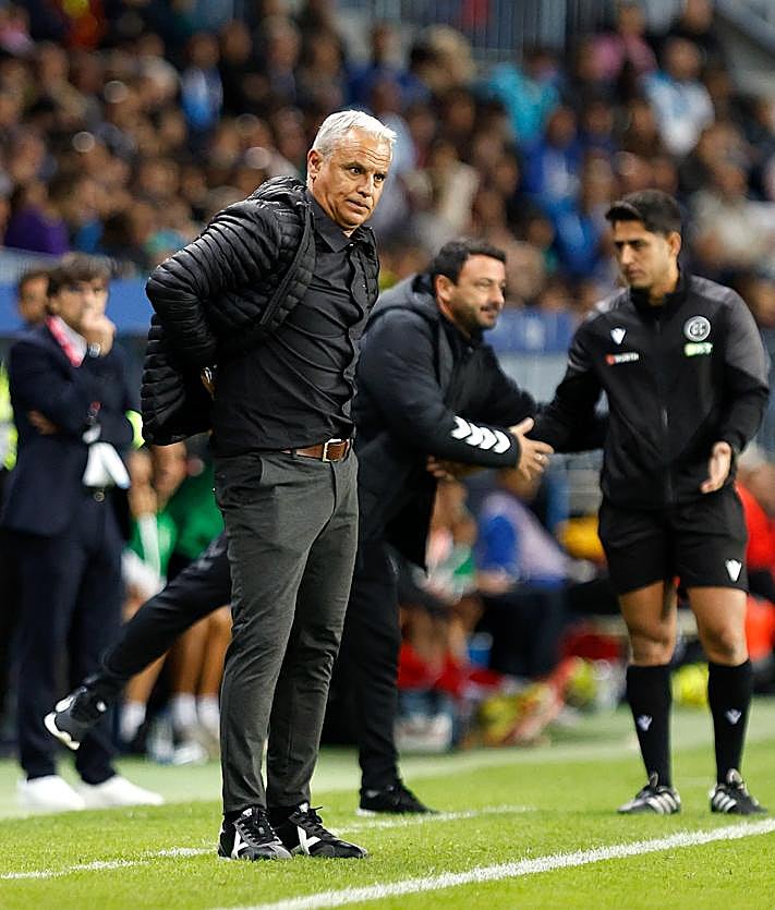 Imagen secundaria 2 - Last-gasp equaliser sparks fan fury as Malaga CF throw away victory yet again