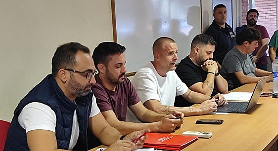 EMT bus workers announce strike on first weekend of Christmas lights in Malaga