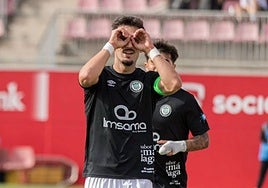 Álex Camacho celebrates giving Torremolinos the lead.