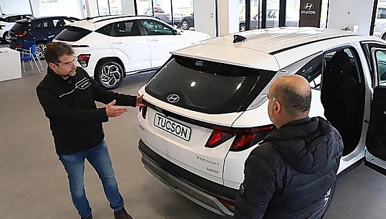 Car sales are gaining momentum and becoming the driving force behind consumer spending in Spain