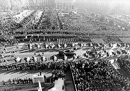 Crowds lined the streets to see Franco's coffin taken to the Valley of the Fallen where he was buried.