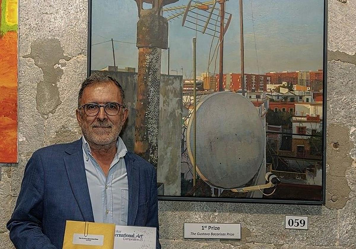 José Luis Mancilla with his winning artwork.