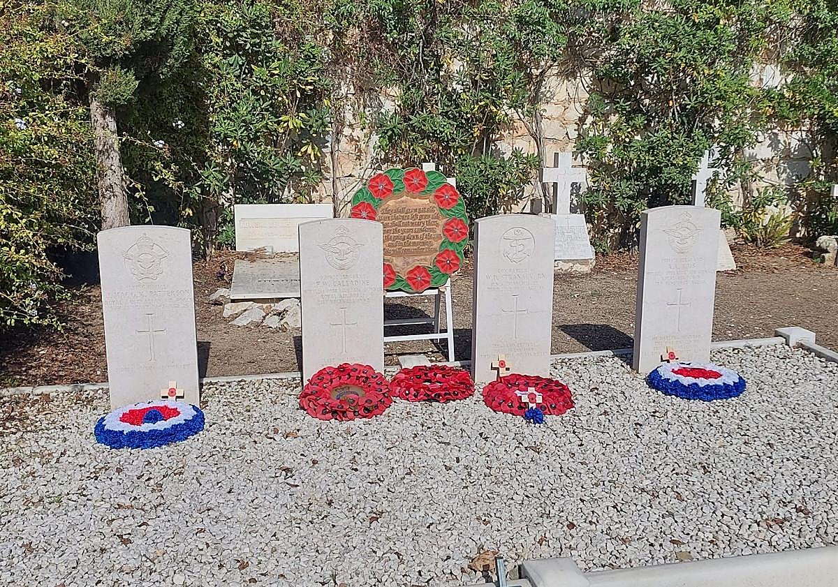 Imagen principal - Ceremonies at St george's Church in Malaga, Benajarafe and Nerja.