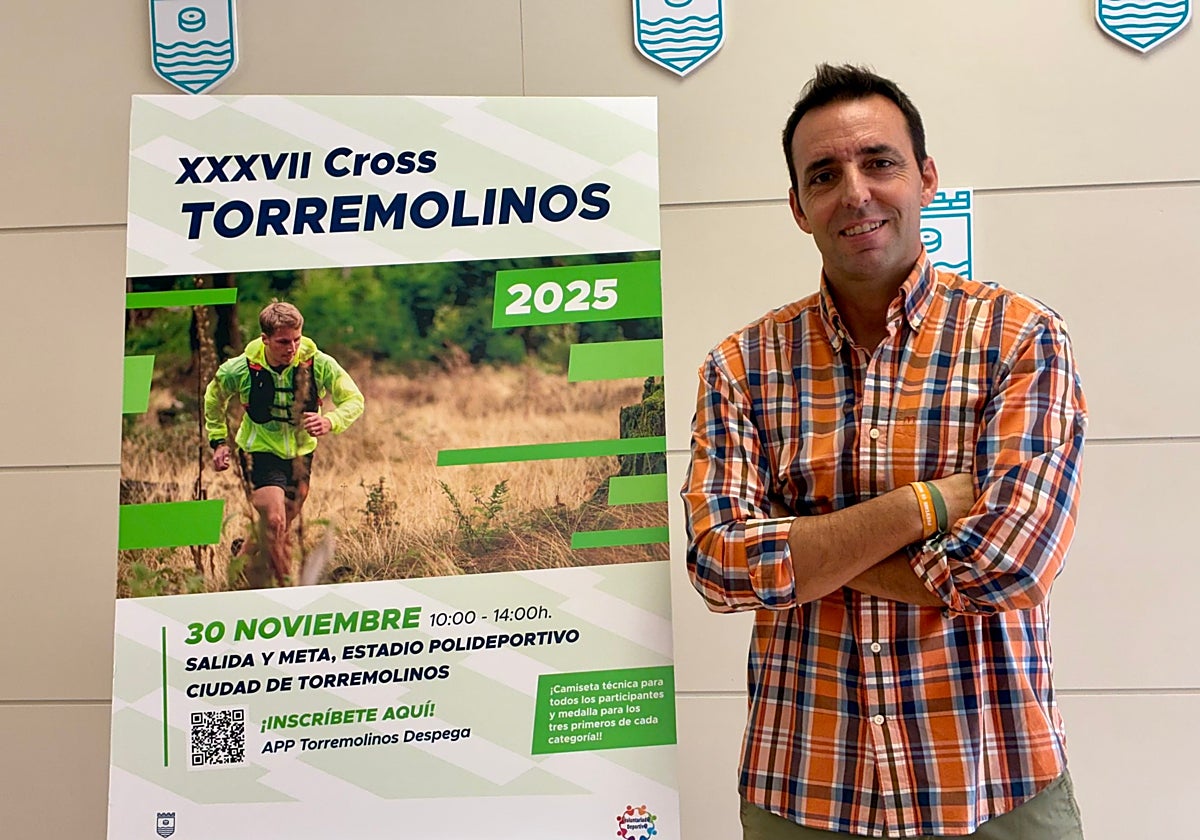 Sports councillor Ramón Alcaide announces the event.
