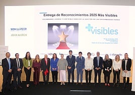 Award winners: the manager of the Regional, José Antonio Ortega, is fourth from the right.