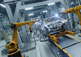 October saw a 7.4% drop compared to the previous year, with 211,072 units produced.