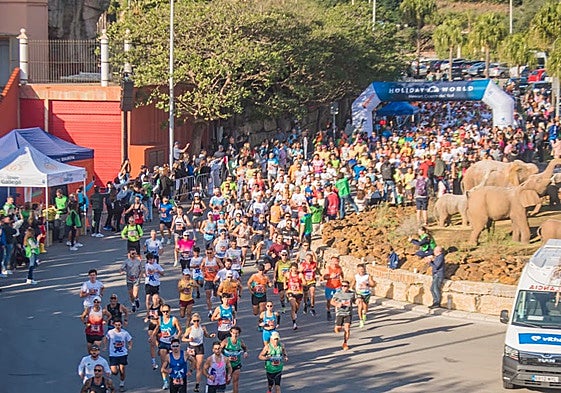 The race got under way from the iconic Rotonda de los Elefantes.