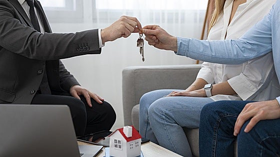 HouseCashback.es  The First Real estate Agency in Spain That Pays Buyers Back