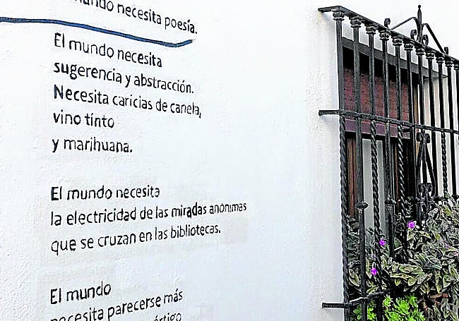 The facades of many of the buildings are adorned with poetry.