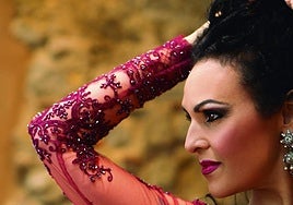 Flamenco singer Rocío Alcála will perform in the Malaga peña.
