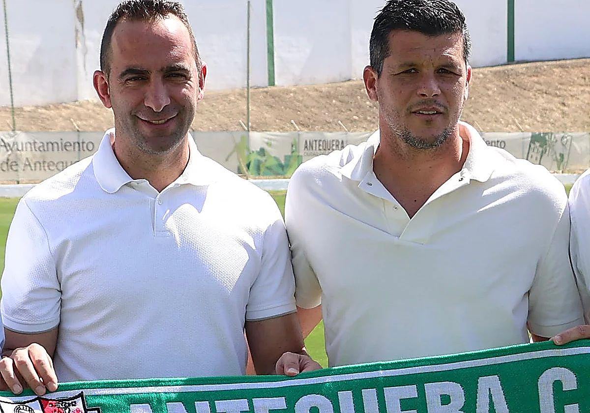 Alberto Aguilar and Álvaro Silva, with an Antequera scarf.